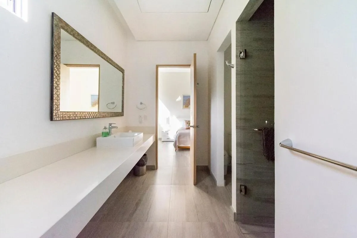 Ocean View Pool In Exclusive Playacar, En-Suite Rooms Playa del Carmen